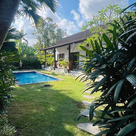 Wiryaroja Guest House Canggu Eksteriør bilde