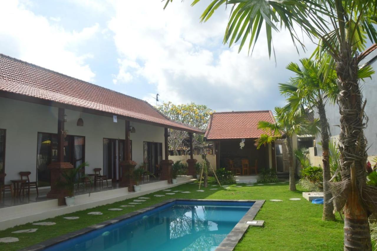 Wiryaroja Guest House Canggu Eksteriør bilde