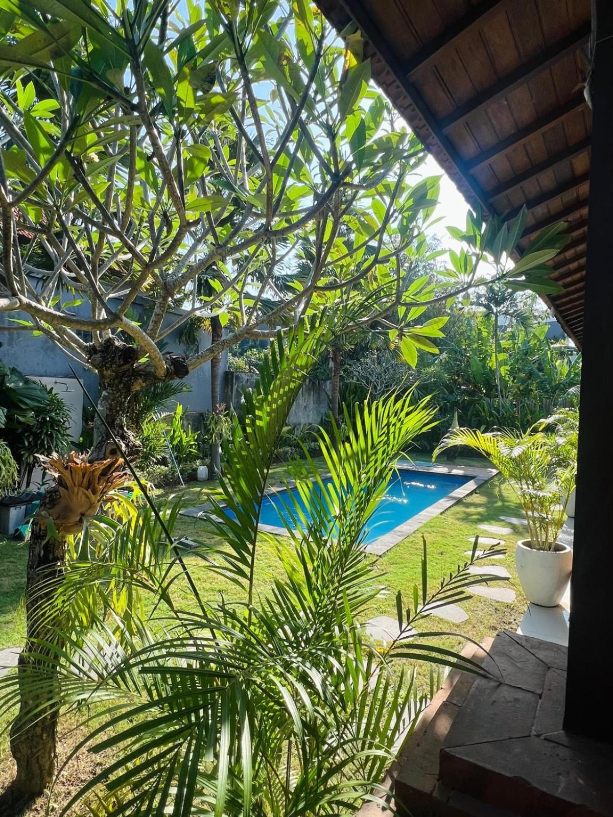 Wiryaroja Guest House Canggu Eksteriør bilde
