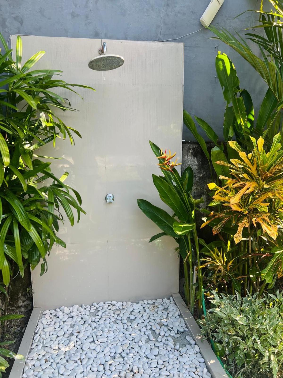 Wiryaroja Guest House Canggu Eksteriør bilde