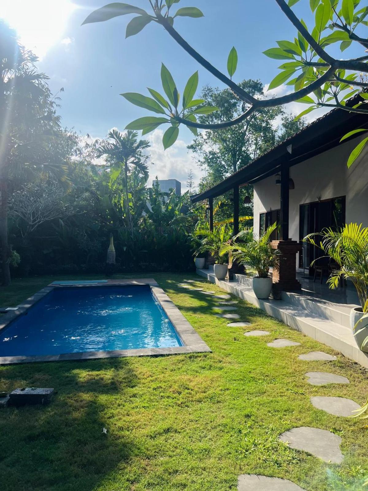 Wiryaroja Guest House Canggu Eksteriør bilde