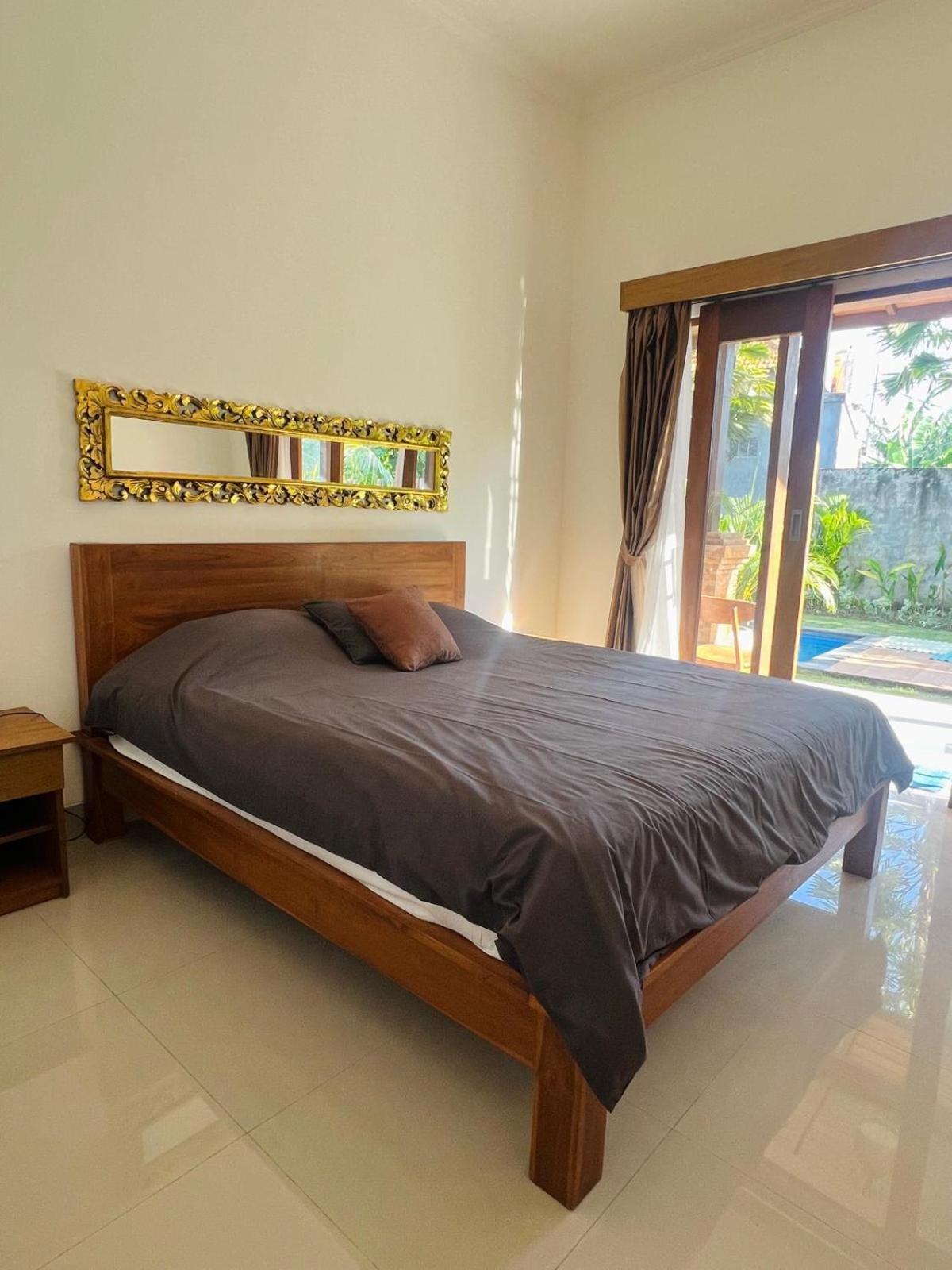 Wiryaroja Guest House Canggu Eksteriør bilde